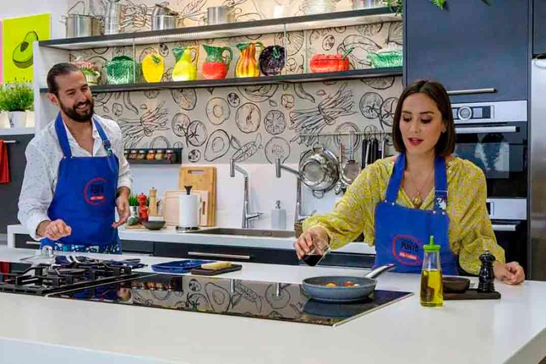 Javier Peña y Tamara Falcó - Cocina al punto con Peña y Tamara © RTVE