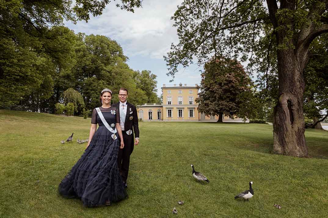 El romántico posado con el que Victoria y Daniel de Suecia celebran su décimo aniversario