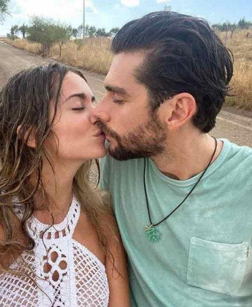 Así han anunciado Álvaro Soler y Sofía Ellar que se casan