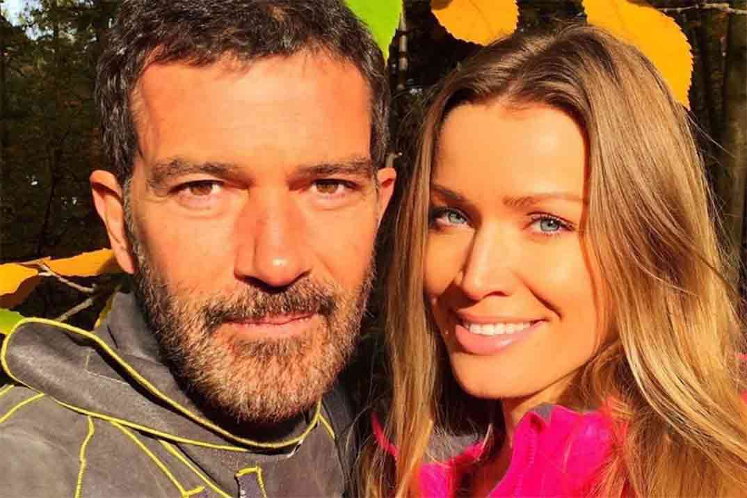 Antonio Banderas y Nicole Kimpel © Instagram