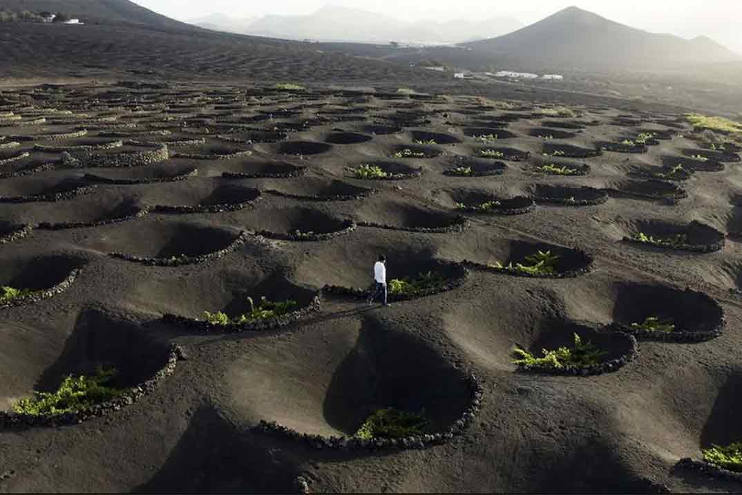 ‘Viajeros Cuatro’ pone rumbo a Lanzarote, la isla del fuego