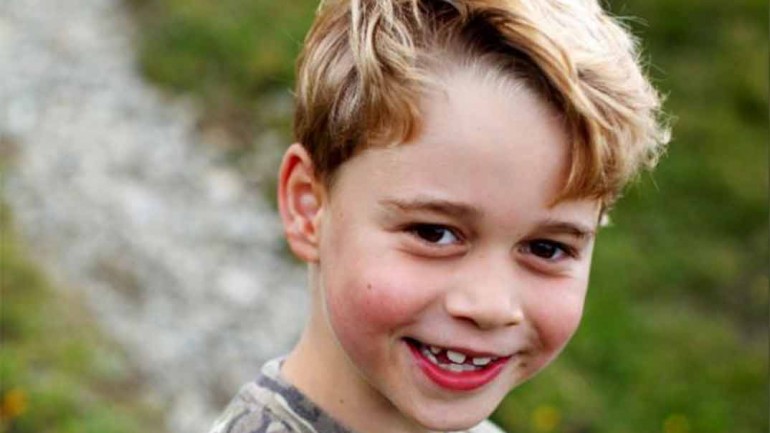 El príncipe George fotografiado por su madre, Kate Middleton, en su séptimo cumpleaños