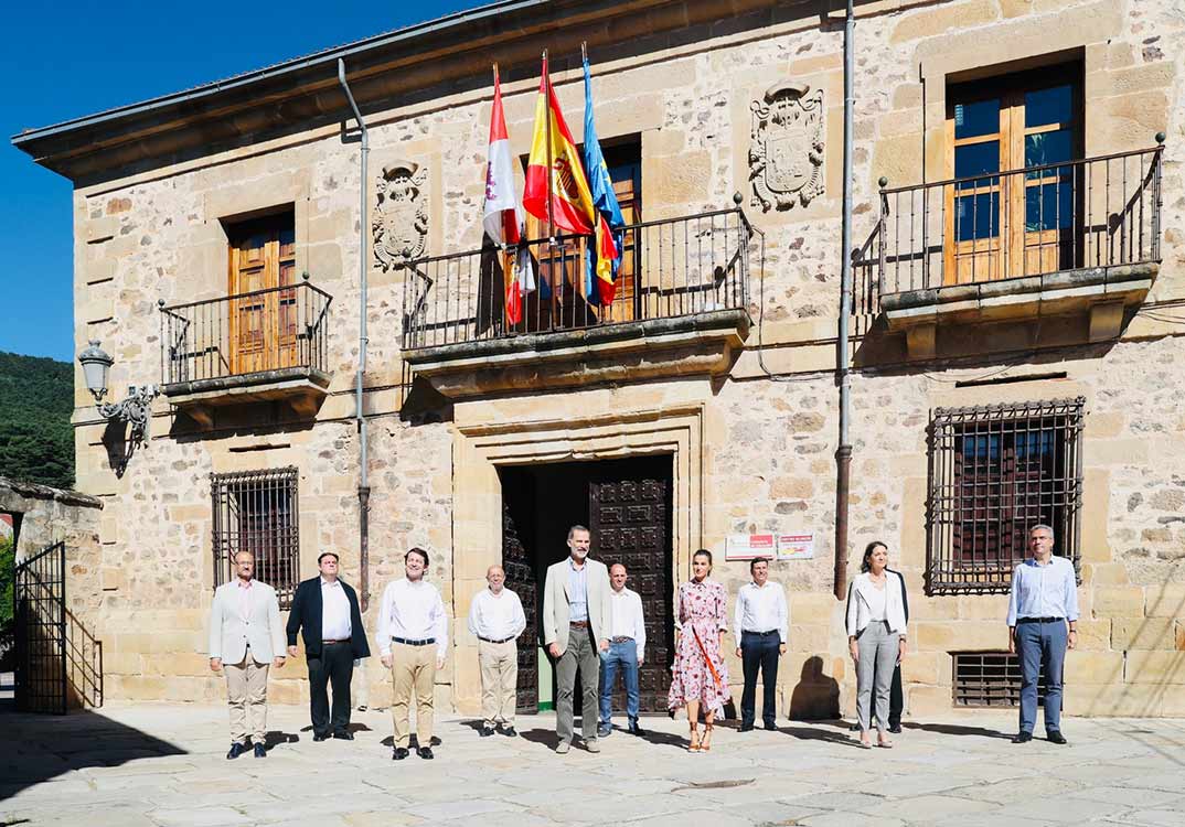 Reyes Felipe y Letizia -Castilla y León - Casa S.M. E. Rey