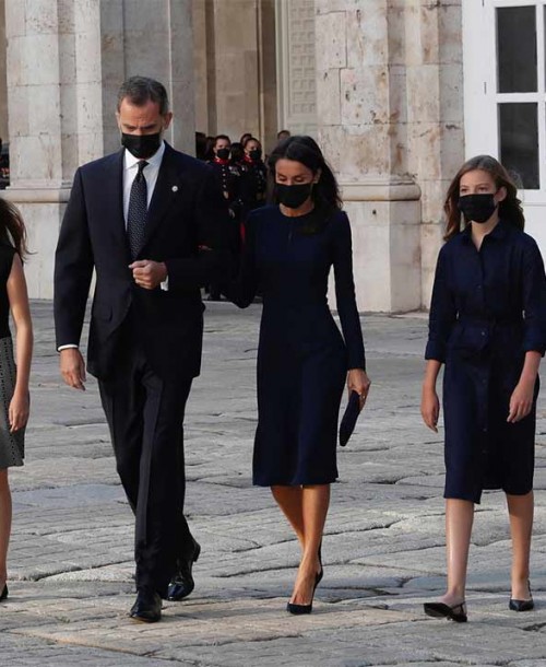 Los estilismos de la reina Letizia y sus hijas en el homenaje a las víctimas del Covid-19