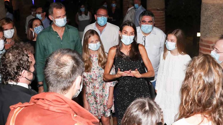 La princesa Leonor y la infanta Sofía se unen a los Reyes en su viaje a Mérida