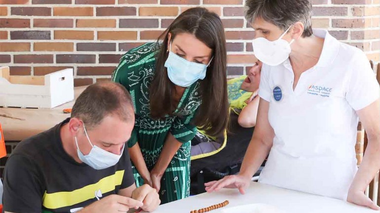 La reina Letizia vuelve a elegir su vestido preferido