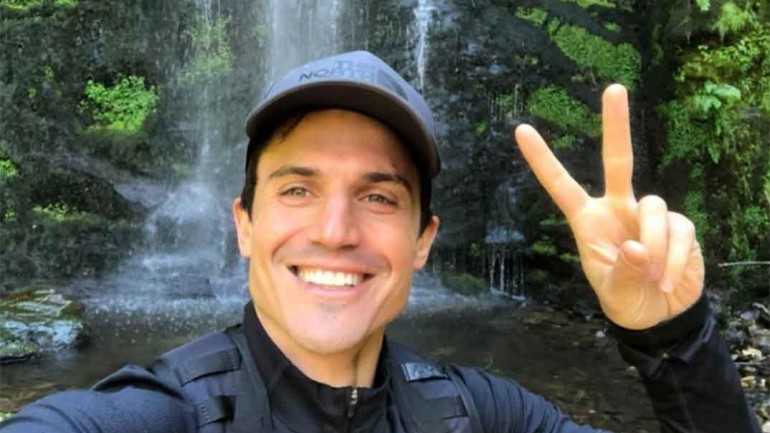 Álex González celebra su 40 cumpleaños en su mejor momento
