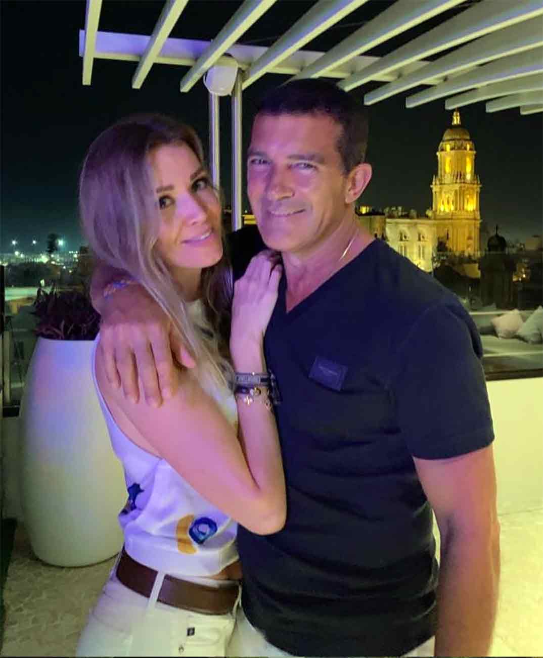 Antonio Banderas y Nicole Kimpel © Instagram