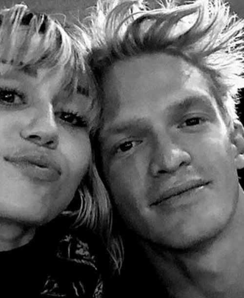 Miley Cyrus y Cody Simpson han roto diez meses después de comenzar su relación