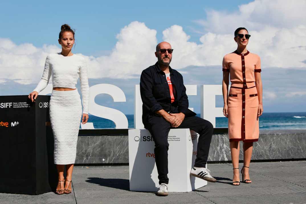 Irene Escolar, Diego Postigo y Bárbara Lennie - Hermanas © Festival de Cine de San Sebastián