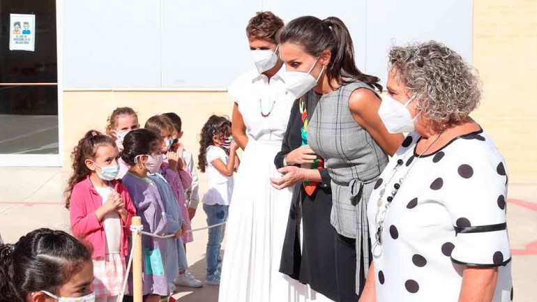 La reina Letizia inaugura el curso escolar mientras la princesa Leonor está en cuarentena