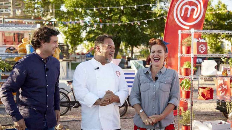 ‘MasterChef Celebrity’ viaja a los años 70 para preparar dos menús americanos take away
