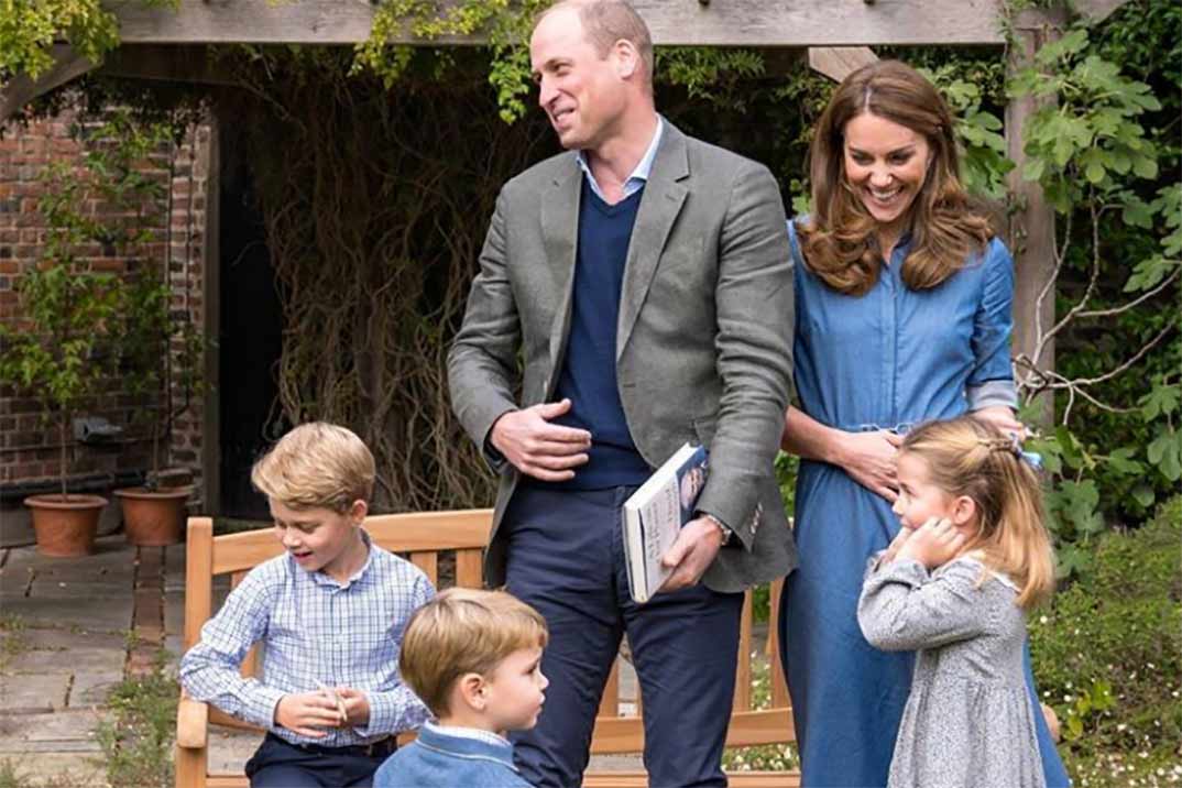 Duques de Cambridge con sus hijos © kesingtonroyal/Instagram