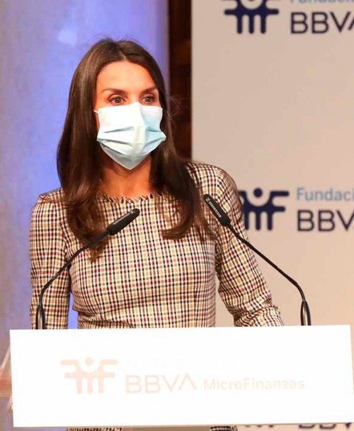 El perfecto look otoñal de la reina Letizia