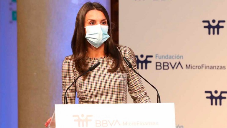 El perfecto look otoñal de la reina Letizia