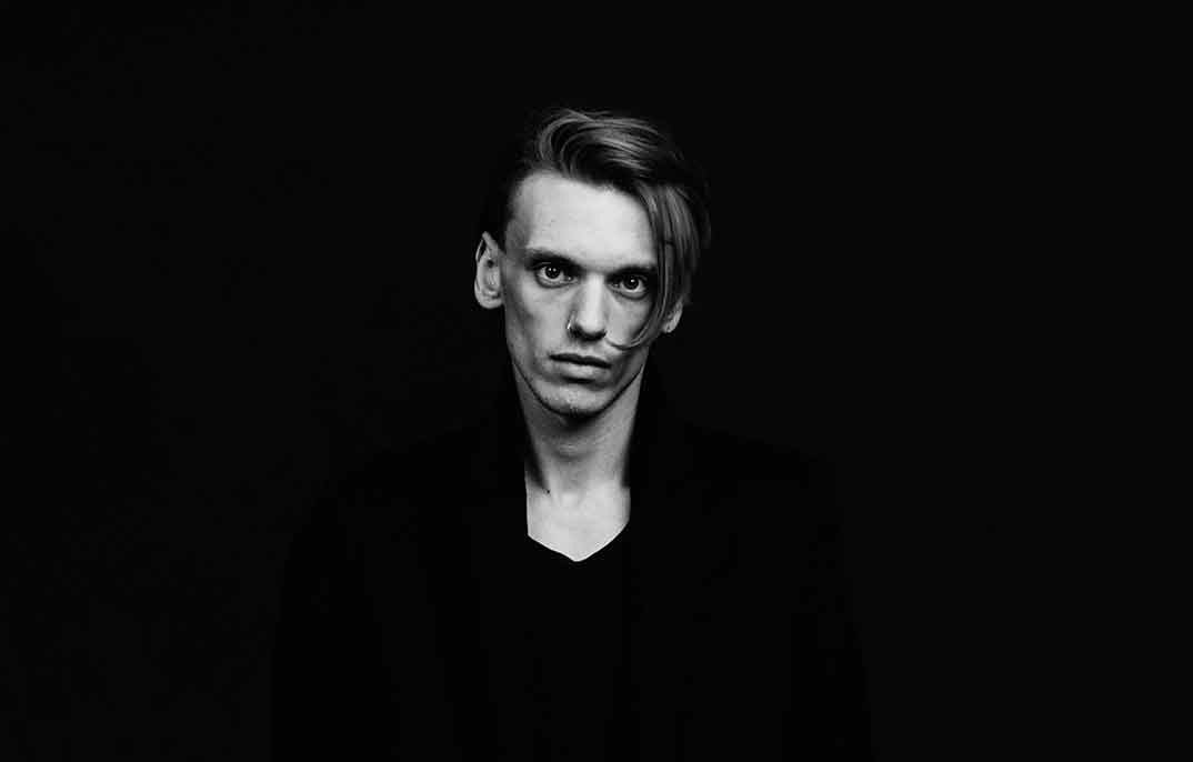 Jamie Campbell Bower © Netflix