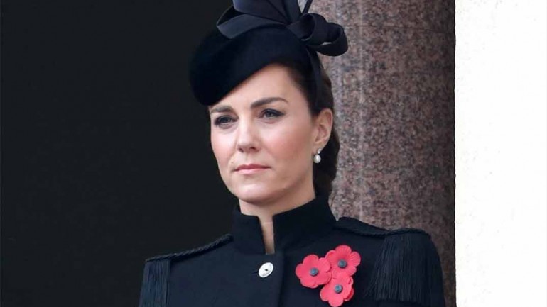 El bonito abrigo de inspiración militar de Kate Middleton