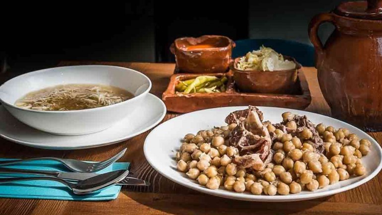 «La Casa de Cristal» cocina tradicional renovada en el centro de Madrid