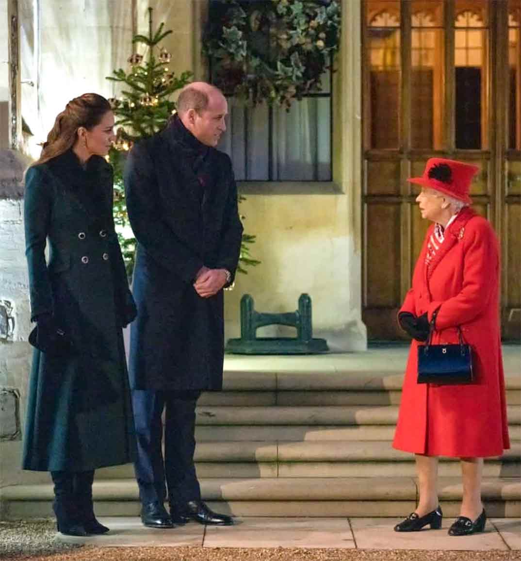 Los Duques de Cambridge con la reina Isabel II de Inglaterra © kesingtonroyal/Instagram