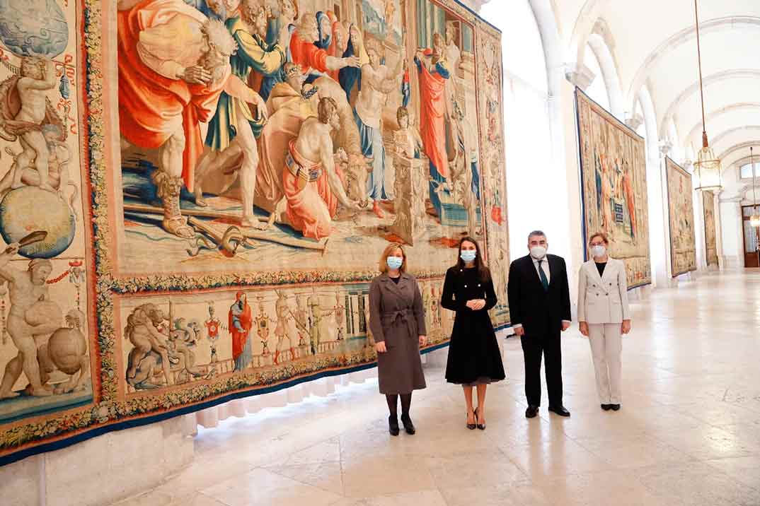 Reina Letizia - Exposición “Rafael en Palacio. Tapices para Felipe II” © Casa S.M. El Rey