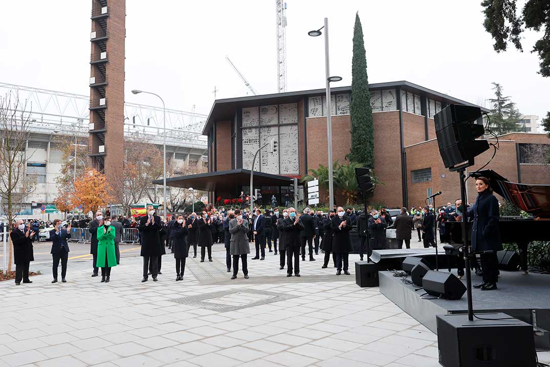 Reyes Felipe y Letizia - Homenaje Sanitarios © Casa S.M. El Rey