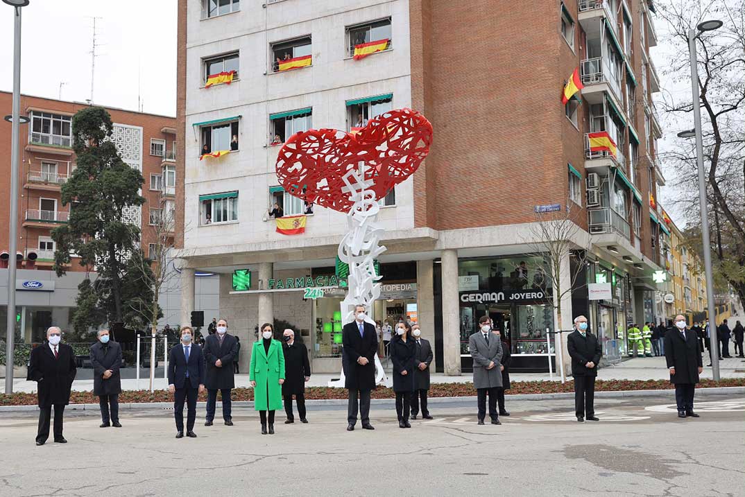 Reyes Felipe y Letizia - Homenaje Sanitarios © Casa S.M. El Rey