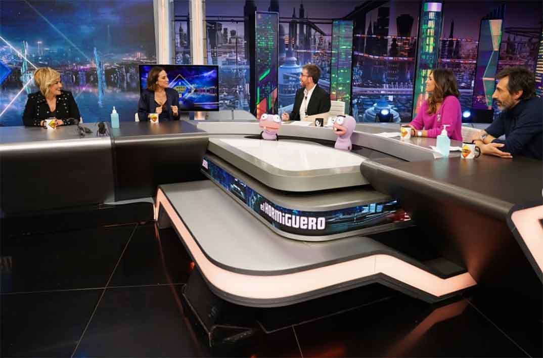 Pablo Motos con Cristina Pardo, Tamara Falcó, Nuria Roca y Juan del Val - El Hormiguero © Antena 3