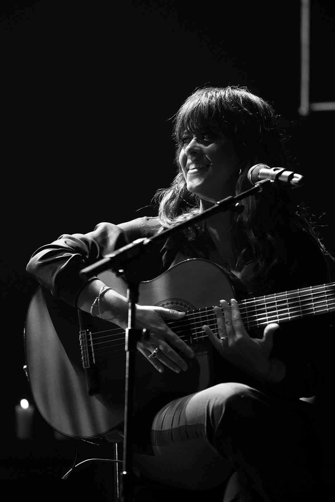 Vanesa Martín - Escena en blanco y negro © Amazon Prime Video