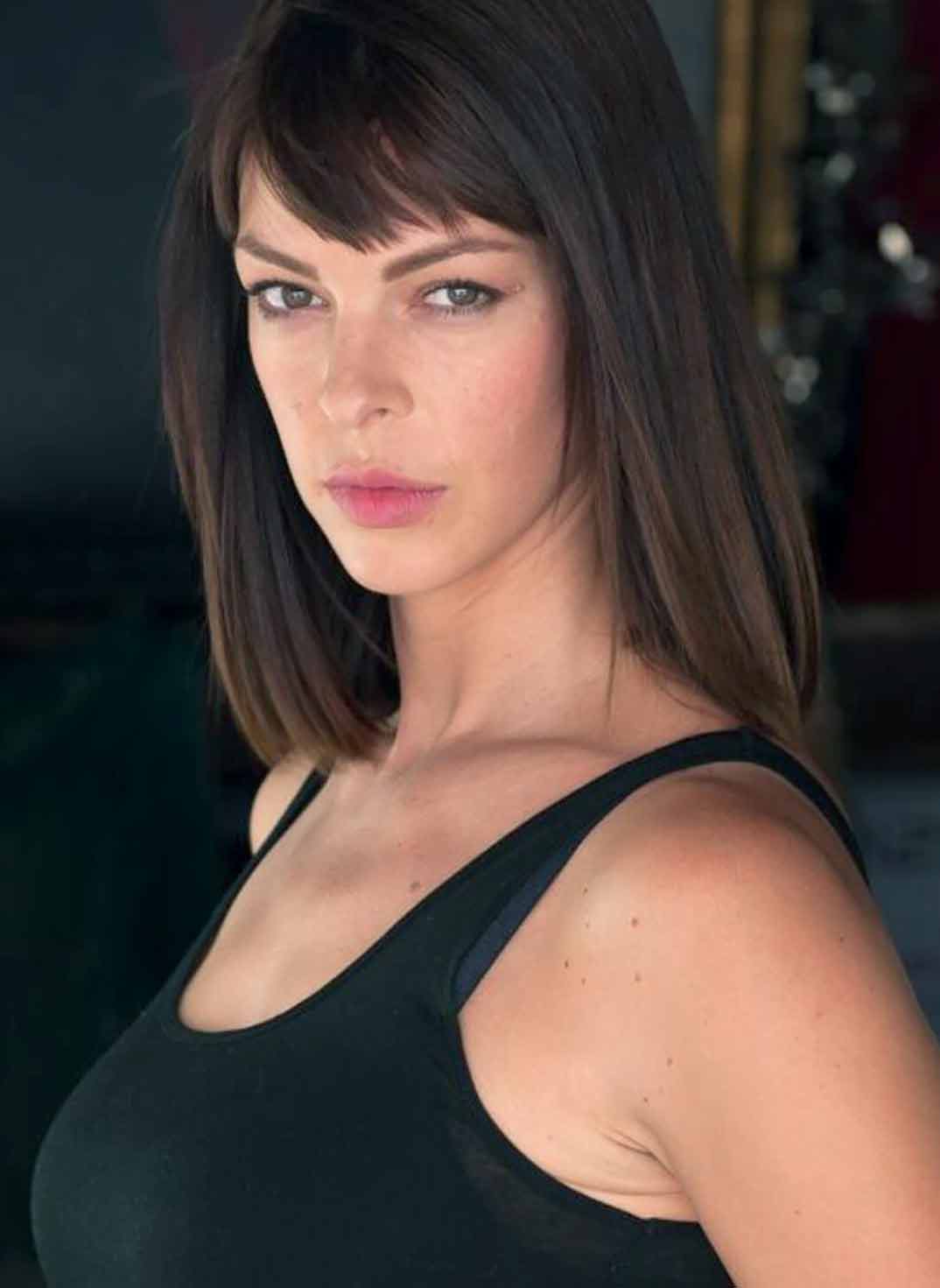 POLLYANNA McINTOSH como REINA ÆLFGIFU