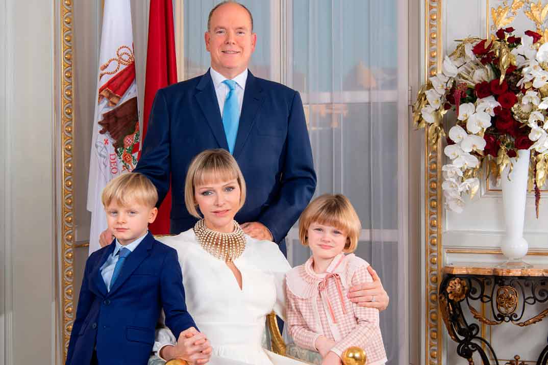 Alberto y Chalene de Mónaco con sus hijos Jacques y Gabriela @palaismonaco