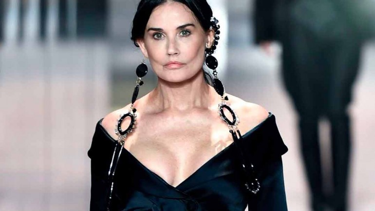 Demi Moore irreconocible… ¿qué se ha hecho en la cara?