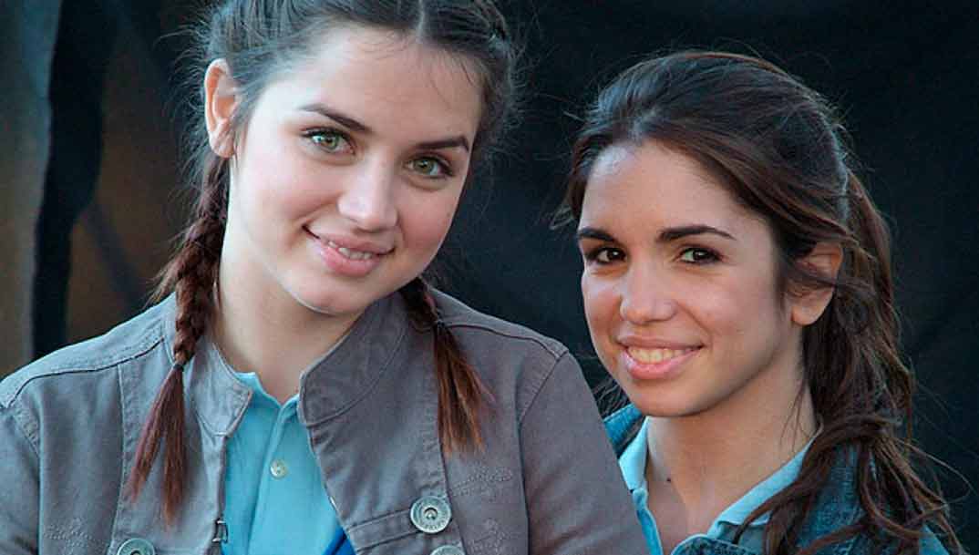 Ana de Armas y Elena Furiase - El Internado