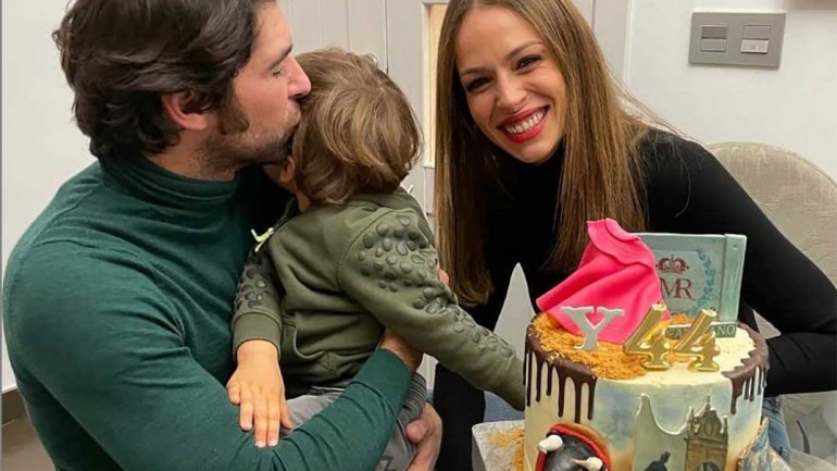 La bonita imagen familiar de Cayetano Rivera en su 44 cumpleaños