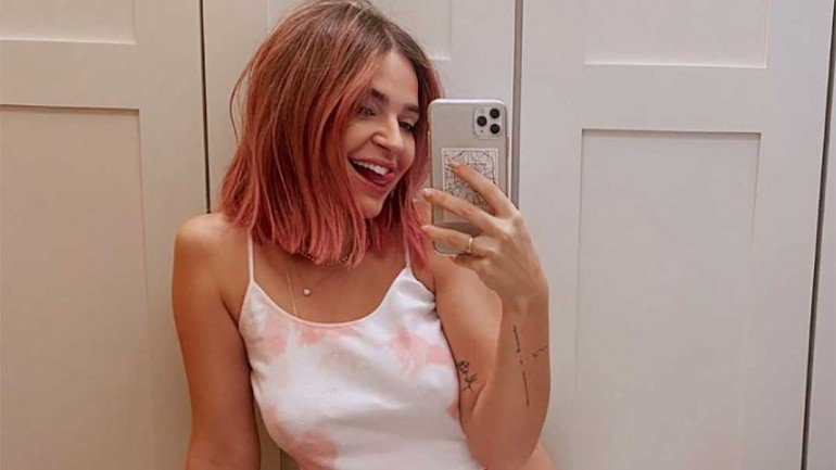 Laura Escanes comienza el año con nuevo look