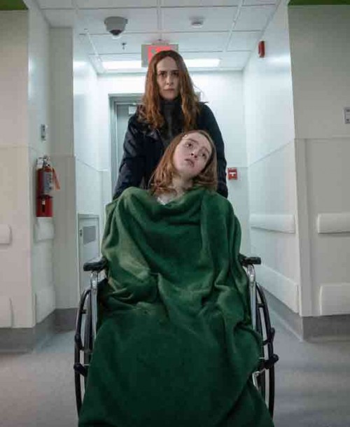 «Mamá te quiere» con Sarah Paulson – Estreno en Movistar+