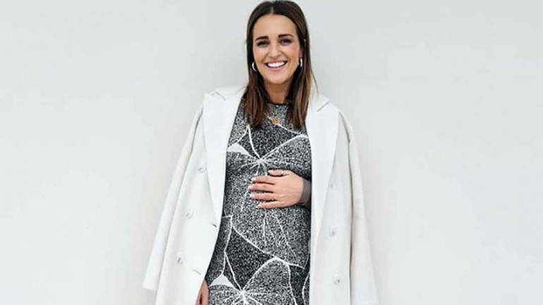 Paula Echevarría tiene el abrigo blanco perfecto ¡y está en rebajas!