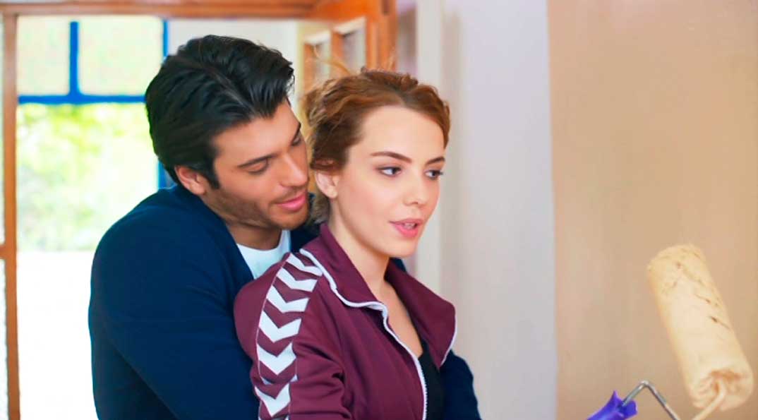 Can Yaman y Yeliz Kuvancı - Matrimonio por sorpresa © Mediaset