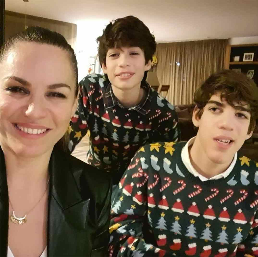 Fabiola Martínez con sus hijos © Instagram