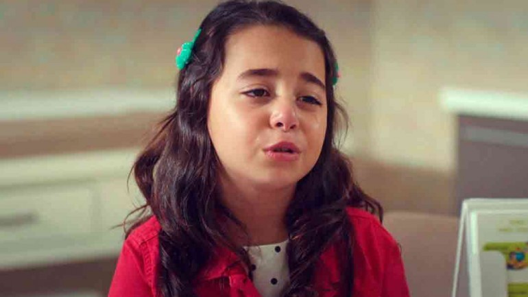 “Mi hija” Capítulo 8: Öykü conmueve al doctor, ¿mantendrá en secreto su enfermedad?