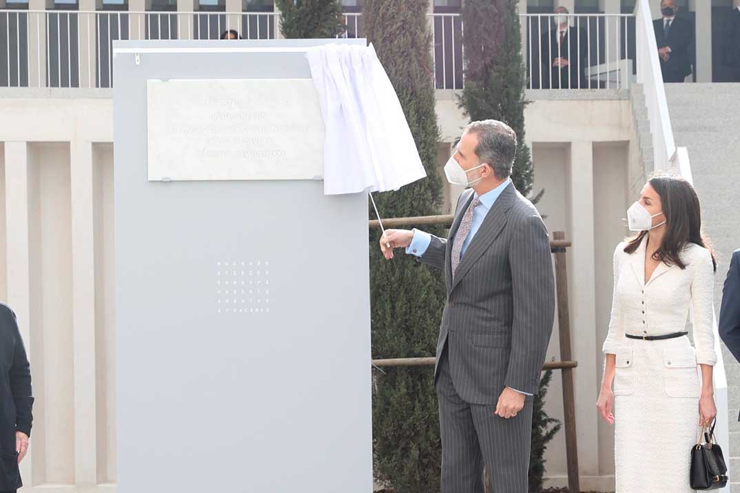 Reyes Felipe y Letizia - Museo de Arte Contemporáneo © Casa S.M. El Rey