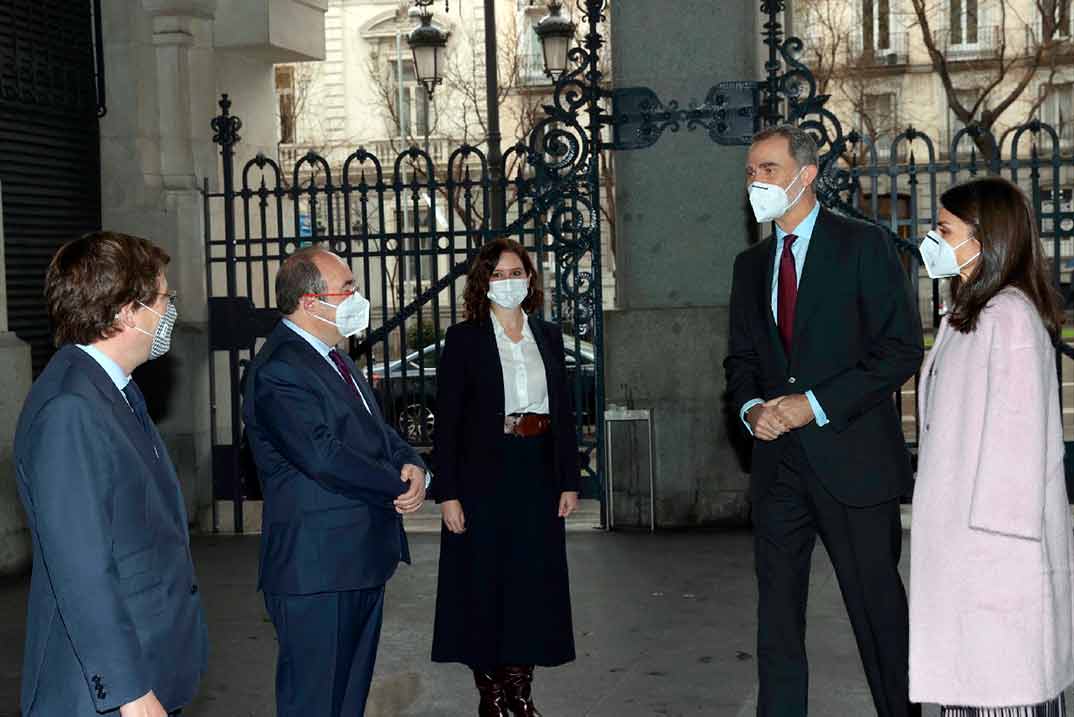  Reyes Felipe y Letizia - Premios de la Asociación de la Prensa de Madrid (APM) 2019 y 2020 © Casa S.M. El Rey