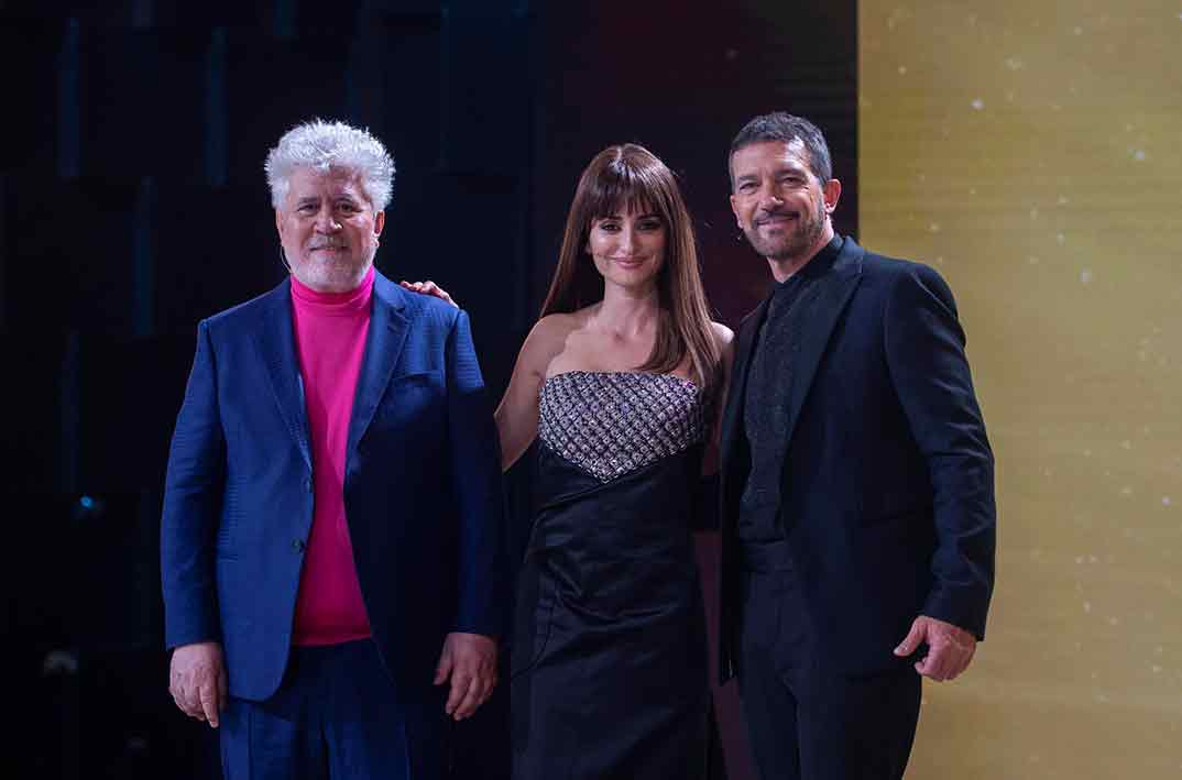 Pedro Almodóvar, Penélope Cruz y Antonio Banderas- Premios Goya 2021 © Cortesía de la Academia de Cine