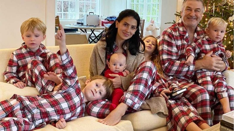 Hilaria y Alec Baldwin dan la bienvenida, por sorpresa, a su sexto hijo