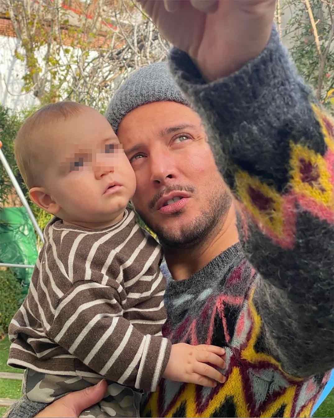 Manuel Carrasco con su hijo Manuel © Instagram