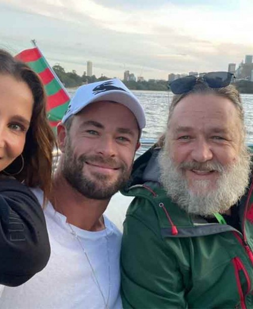 Elsa Pataky y Chris Hemsworth se divierten en el rugby con un irreconocible Russell Crowe