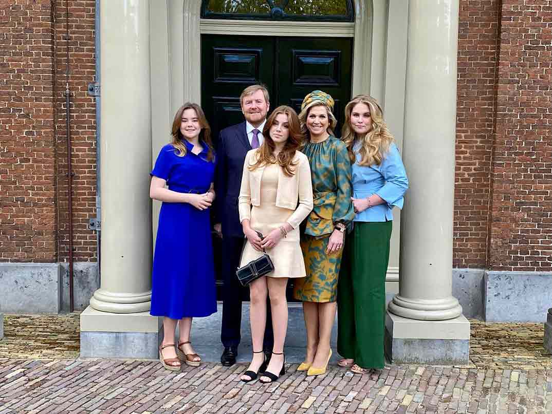 Reyes Guillermo y Máxima de Holanda con sus hijas - Día del Rey © koninklijkhuis/Redes Sociales