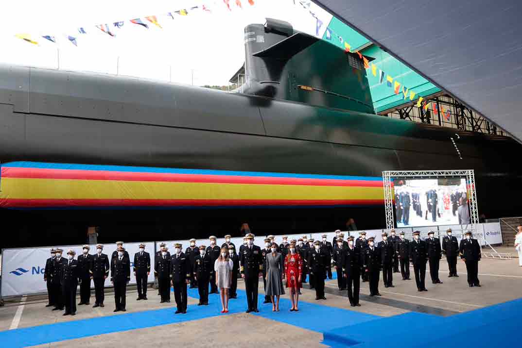 Reyes Felipe y Letizia con sus hijas Leonor y Sofía - Astilleros de Navantia. Cartagena © Casa S.M.El Rey