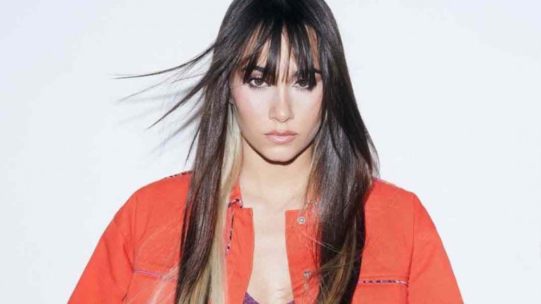 Sara Carbonero y Michelle Jenner acompañan a Aitana en su tema más reivindicativo