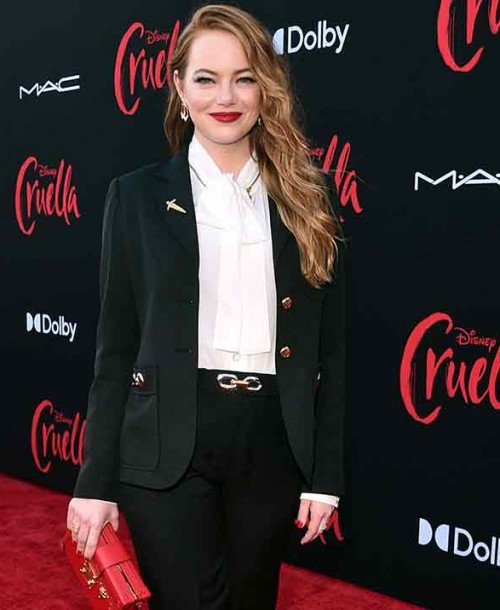 Emma Stone brilla en la presentación de “Cruella” con un traje perfecto