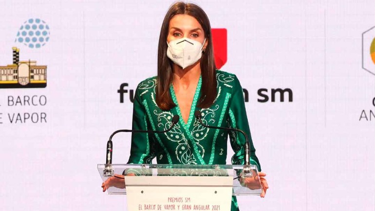 La reina Letizia recupera el vestido que comparte con varias presentadoras